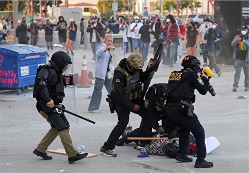 لس‌آنجلس در آتشِ سیاست‌های مهاجرتی ترامپ